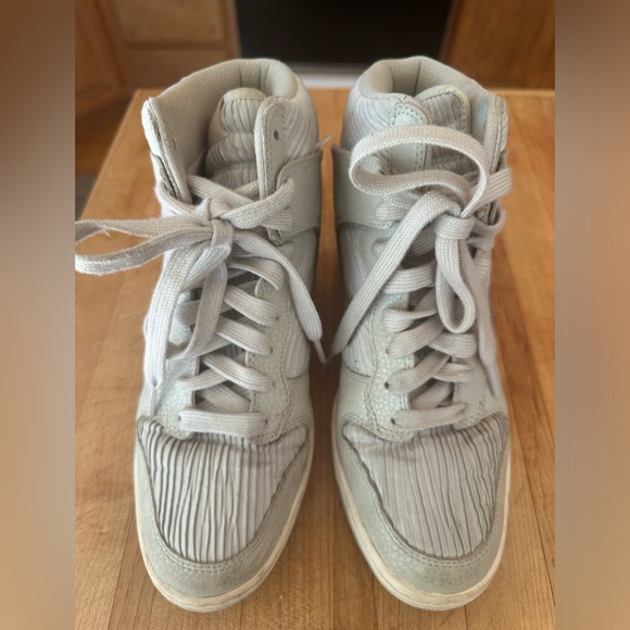 Cream Nike Wedge Platforms with Rose Gold Swoosh size 7.5 Women’s - Picture 7 of 8